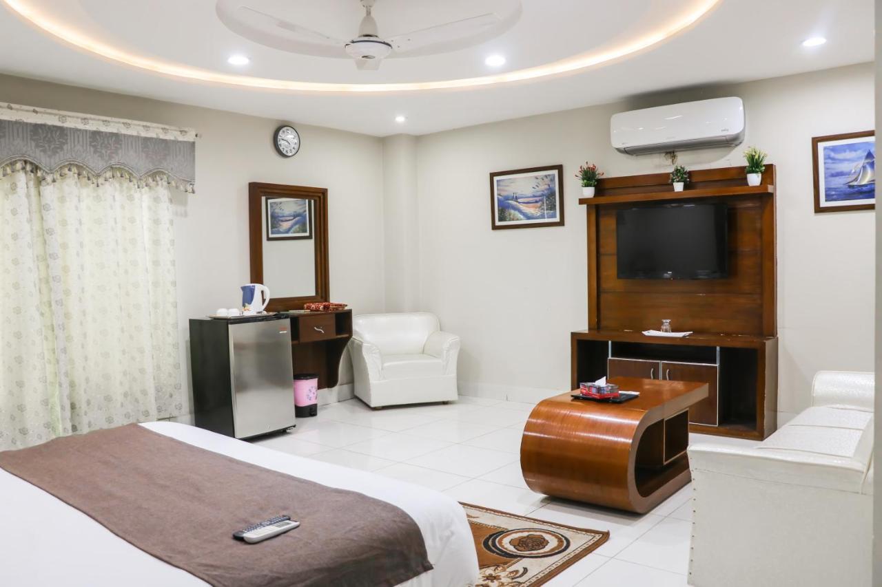 Hotel Crown Inn Μουλτάν Εξωτερικό φωτογραφία