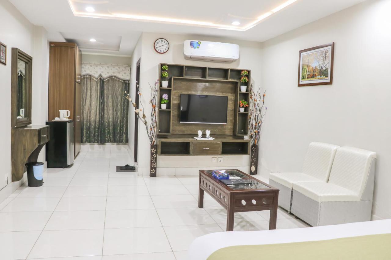 Hotel Crown Inn Μουλτάν Εξωτερικό φωτογραφία