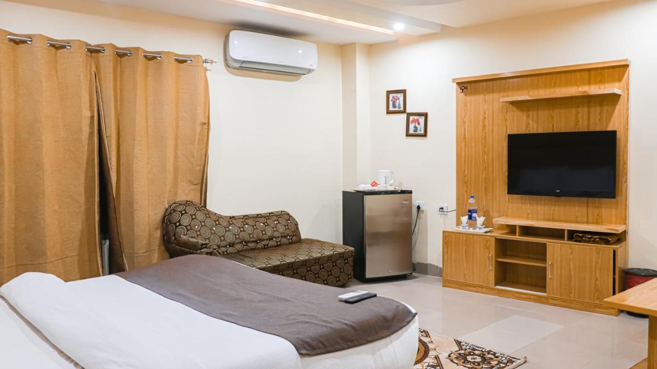 Hotel Crown Inn Μουλτάν Εξωτερικό φωτογραφία