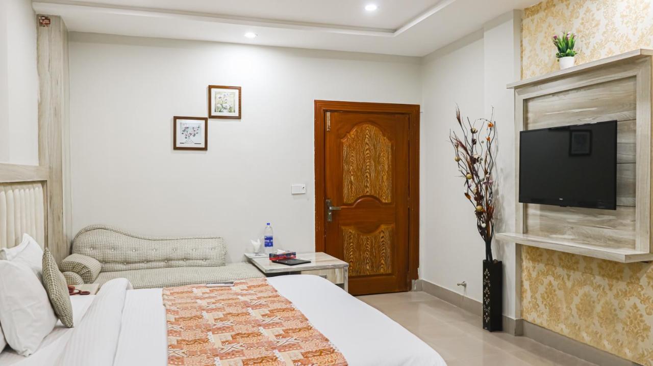 Hotel Crown Inn Μουλτάν Εξωτερικό φωτογραφία
