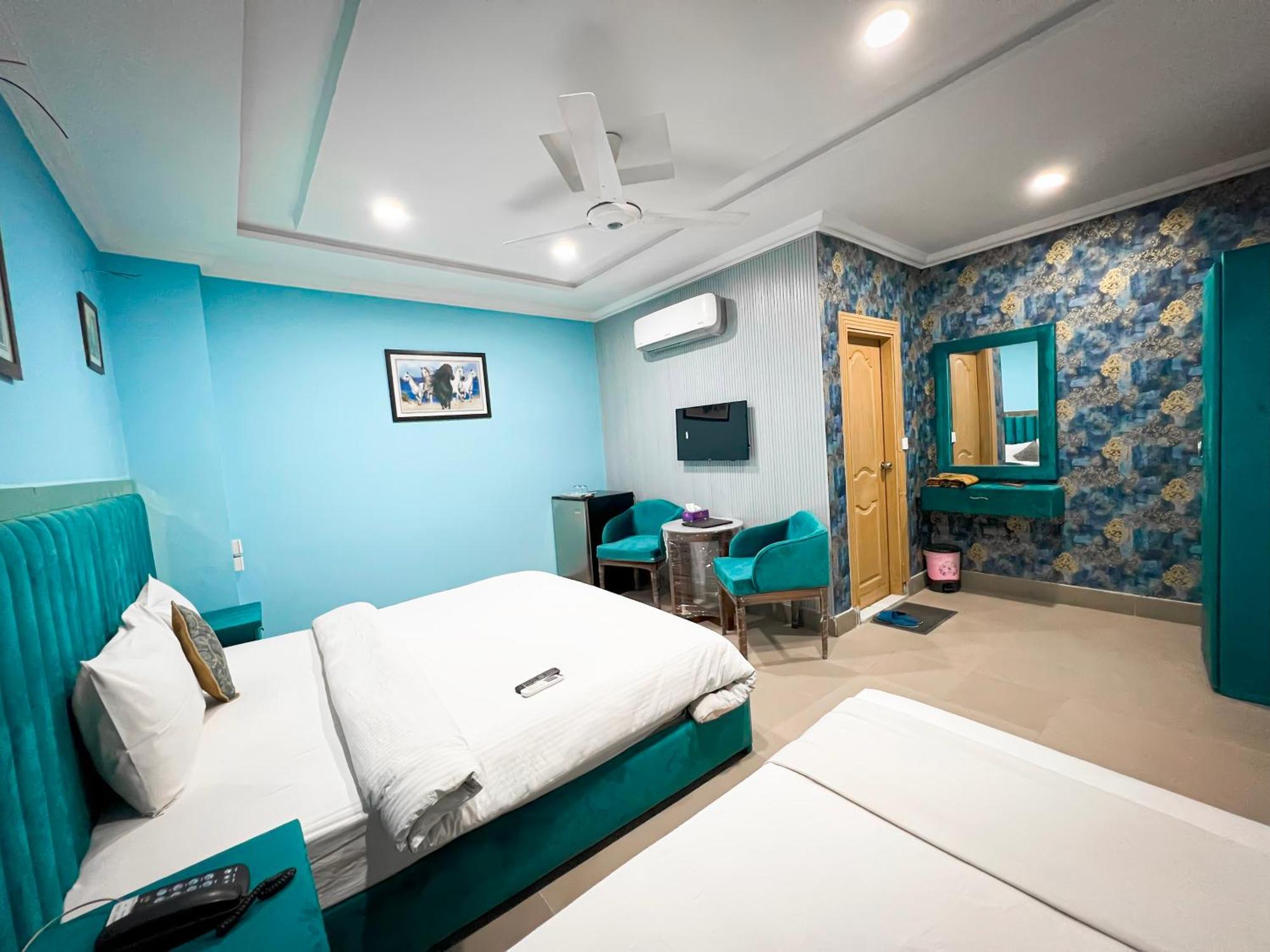 Hotel Crown Inn Μουλτάν Εξωτερικό φωτογραφία