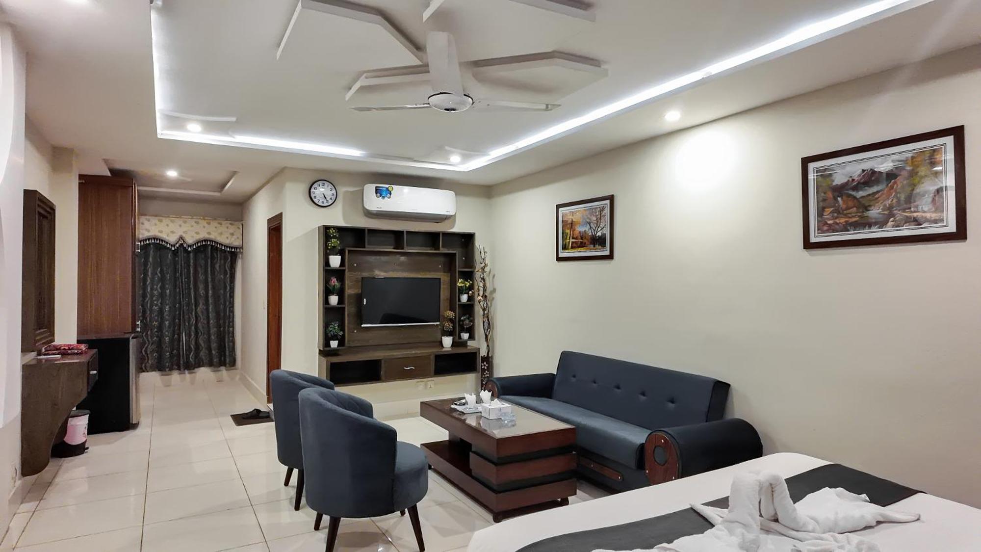 Hotel Crown Inn Μουλτάν Εξωτερικό φωτογραφία