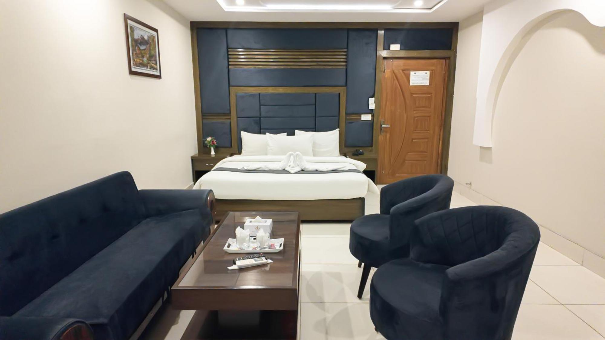 Hotel Crown Inn Μουλτάν Εξωτερικό φωτογραφία
