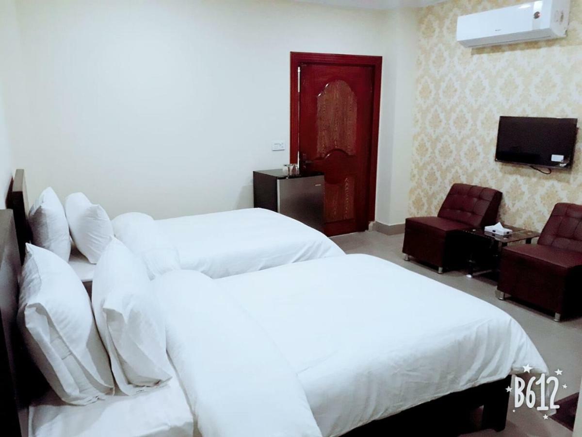 Hotel Crown Inn Μουλτάν Εξωτερικό φωτογραφία