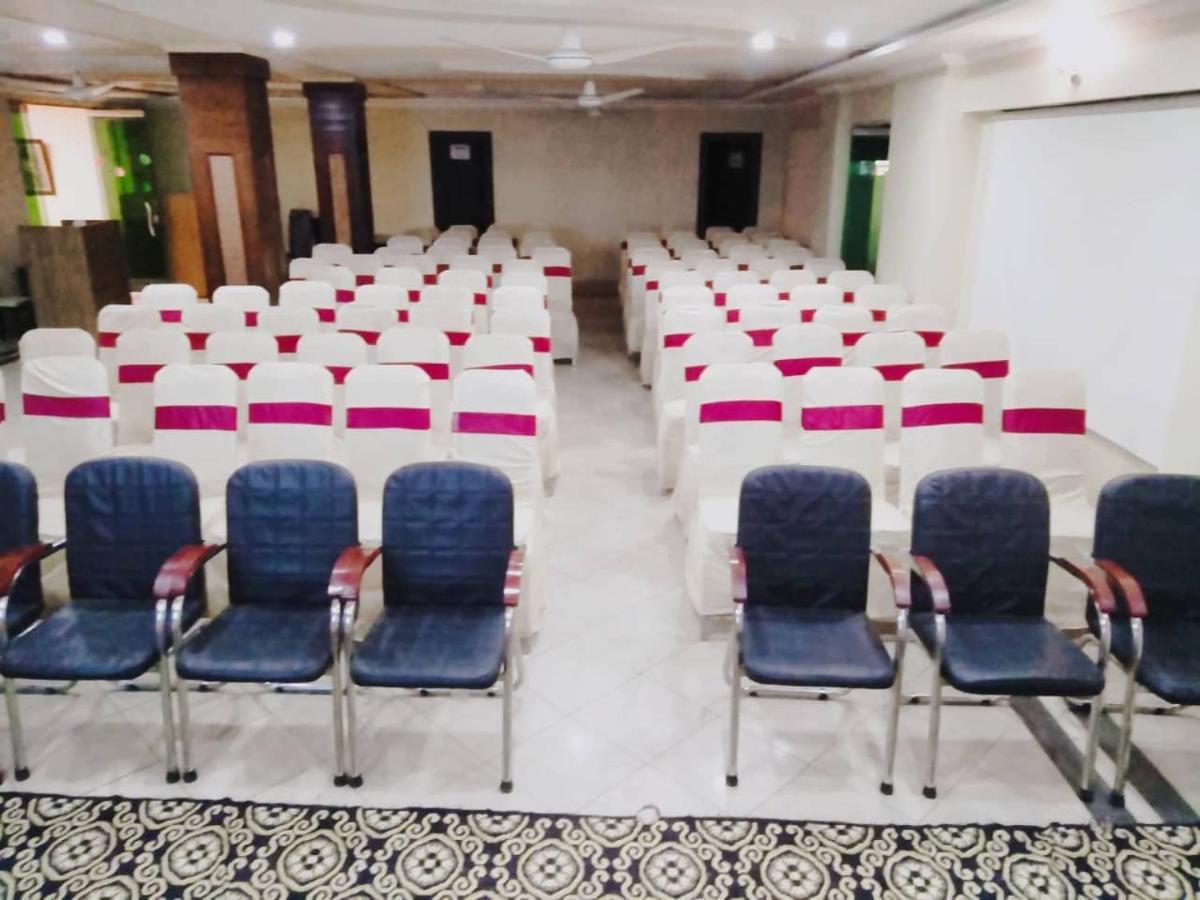 Hotel Crown Inn Μουλτάν Εξωτερικό φωτογραφία