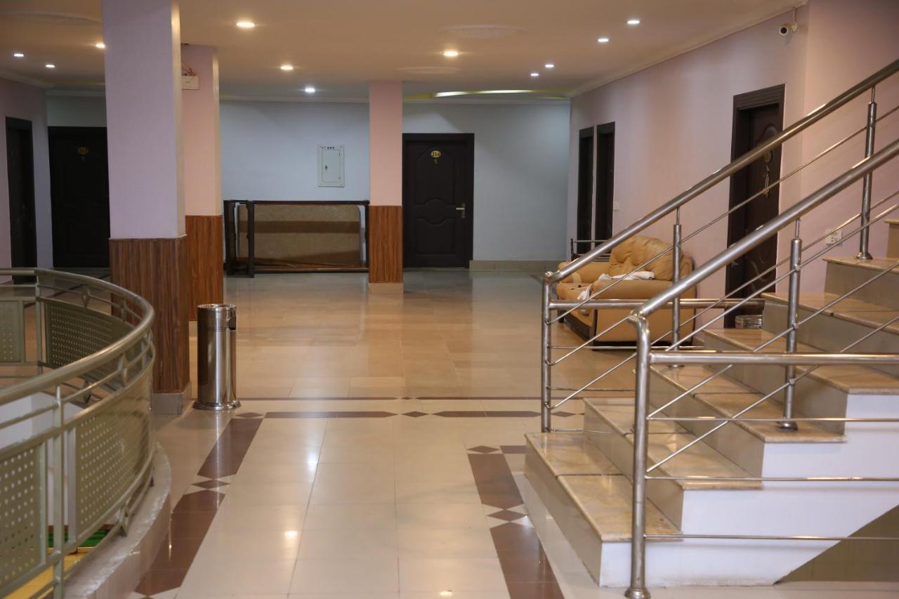 Hotel Crown Inn Μουλτάν Εξωτερικό φωτογραφία